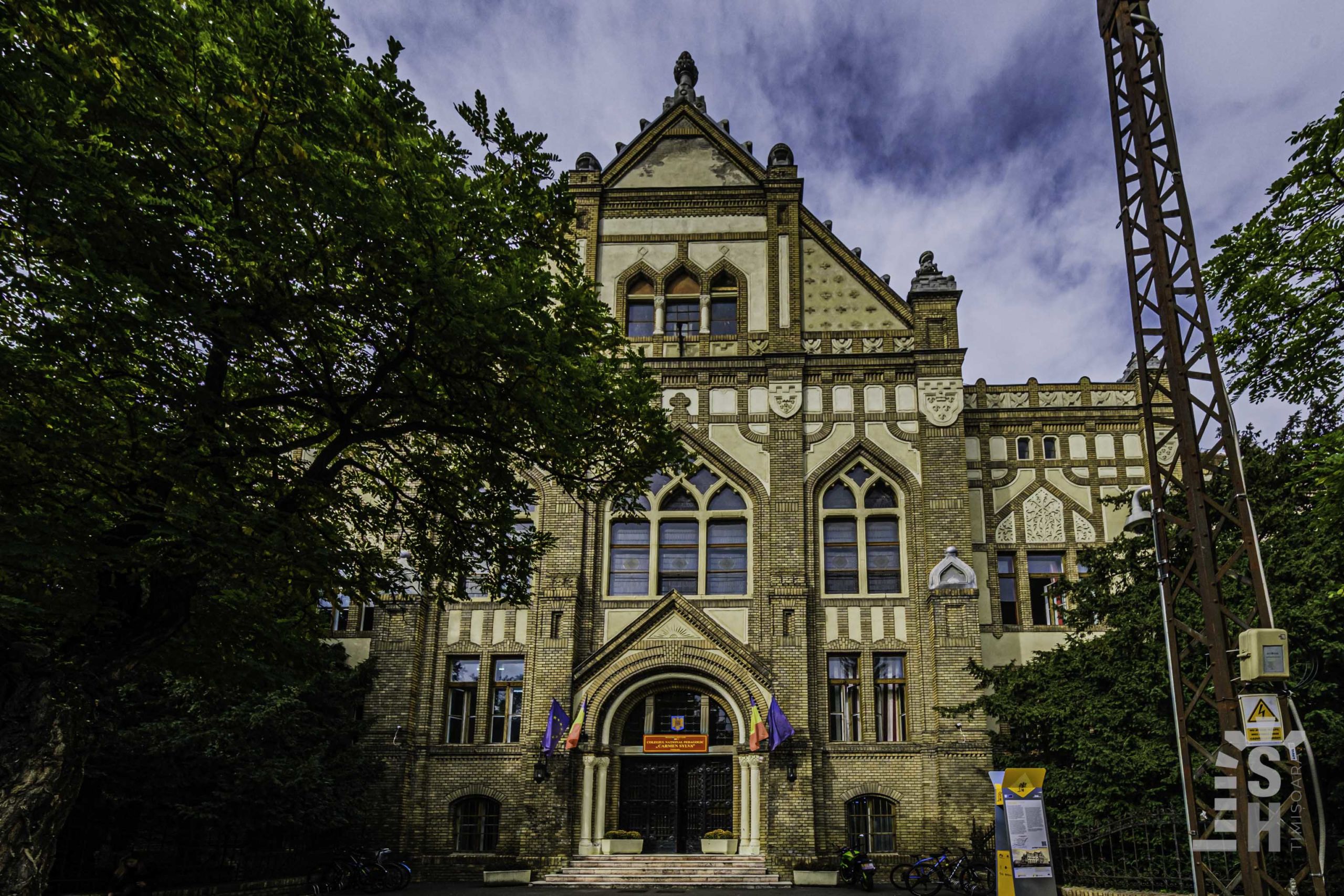 colegiul-na-ional-pedagogic-carmen-sylva-patrimoniul-sub-reflectoare